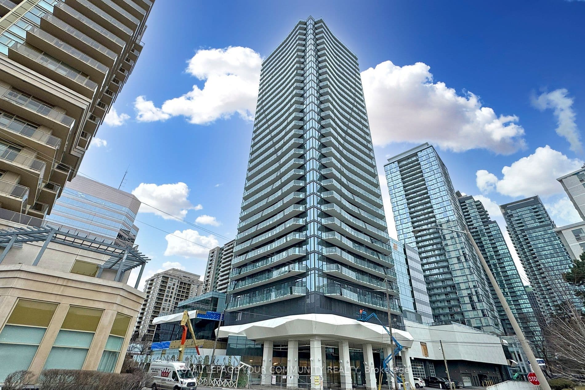 15 Ellerslie Avenue, 1104