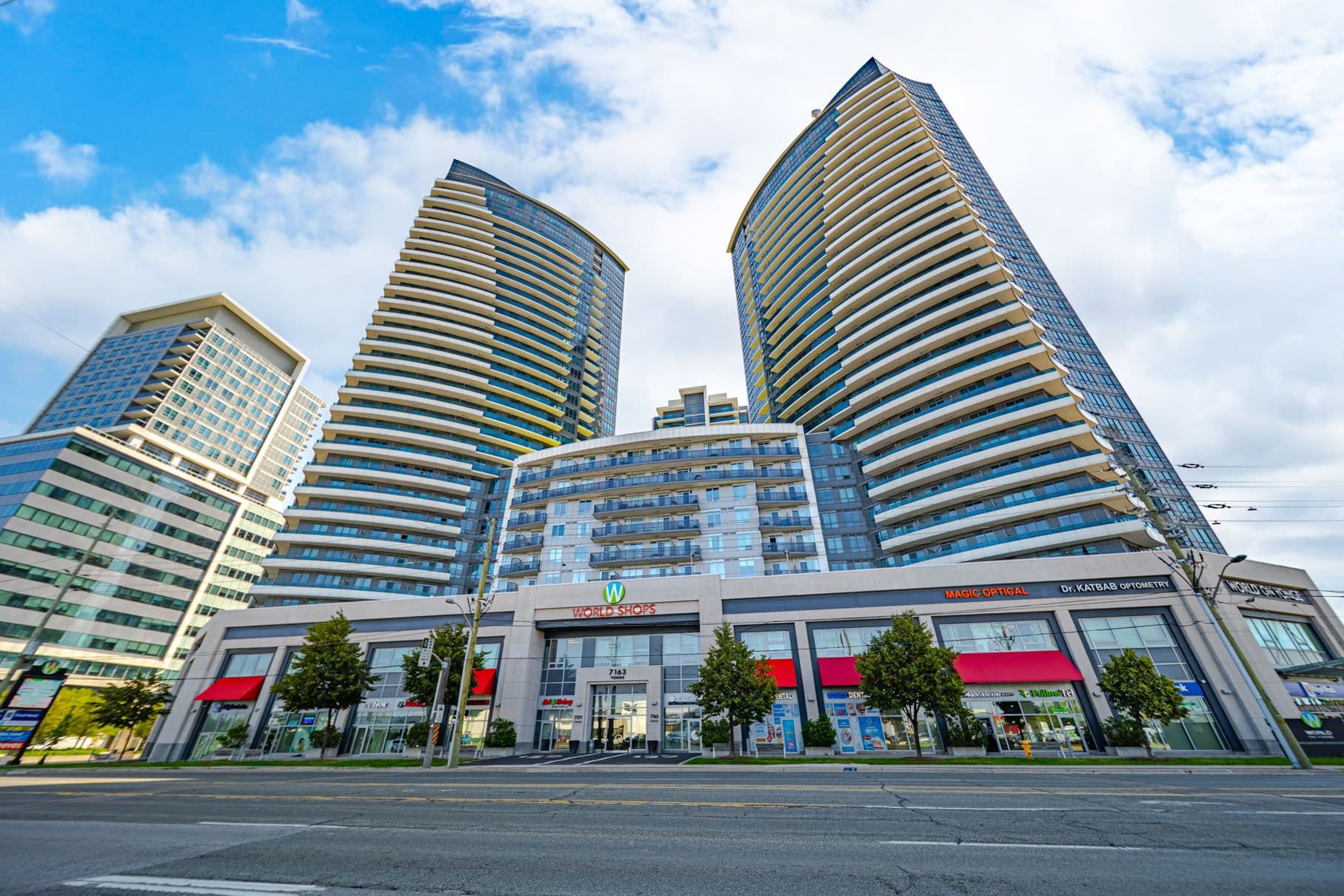 7161 Yonge Street, 1626