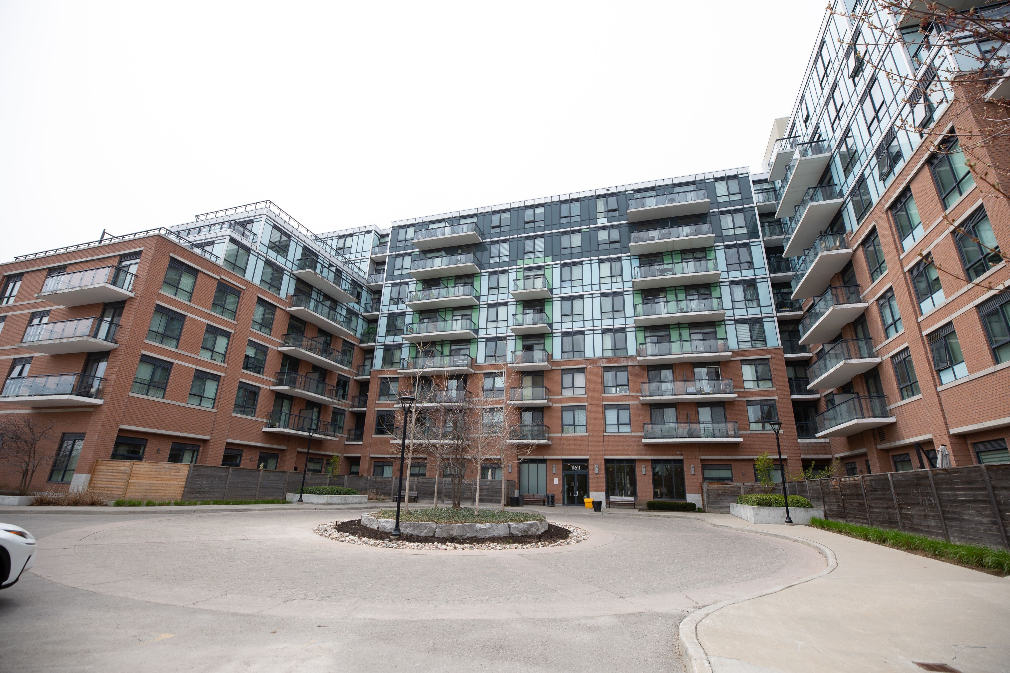 11611 Yonge Street, 516