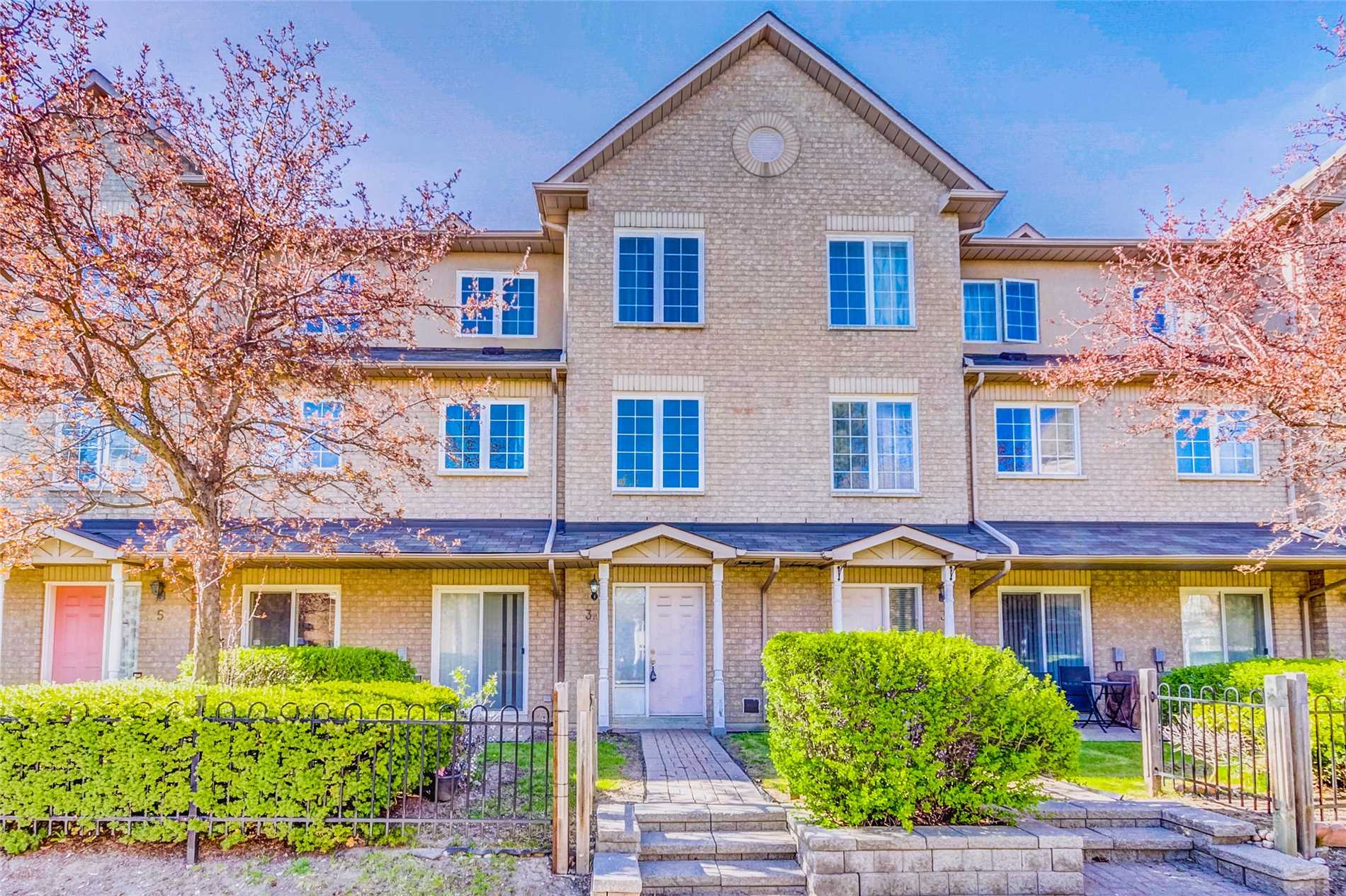 5 St Moritz Way, 3A