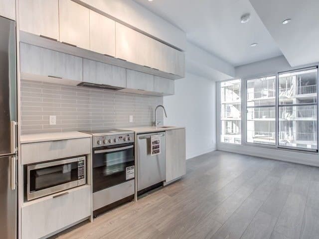 181 Dundas Street, 2115